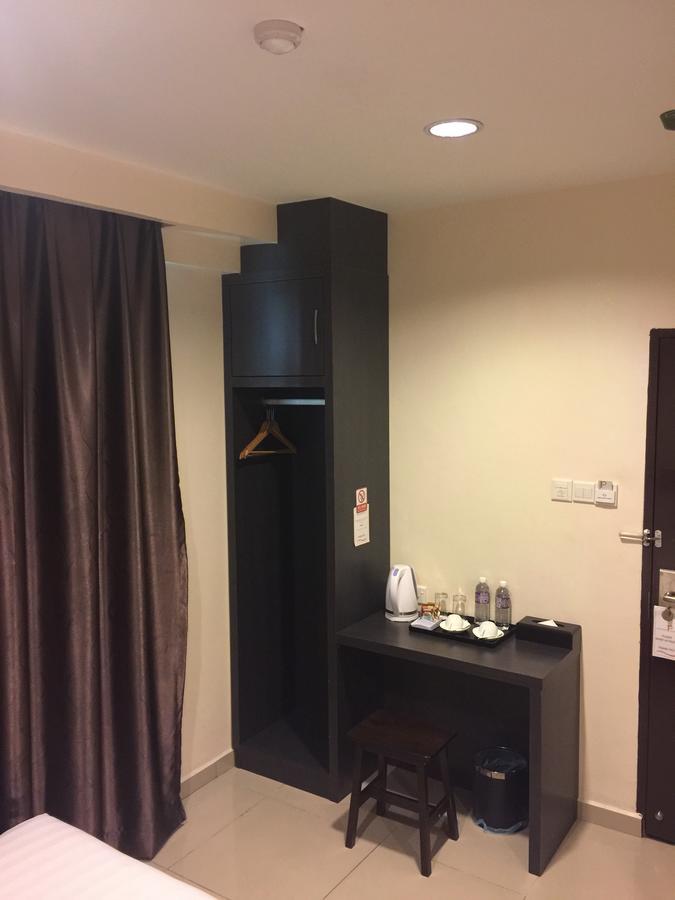Premierz Hotel Labuan Exteriör bild