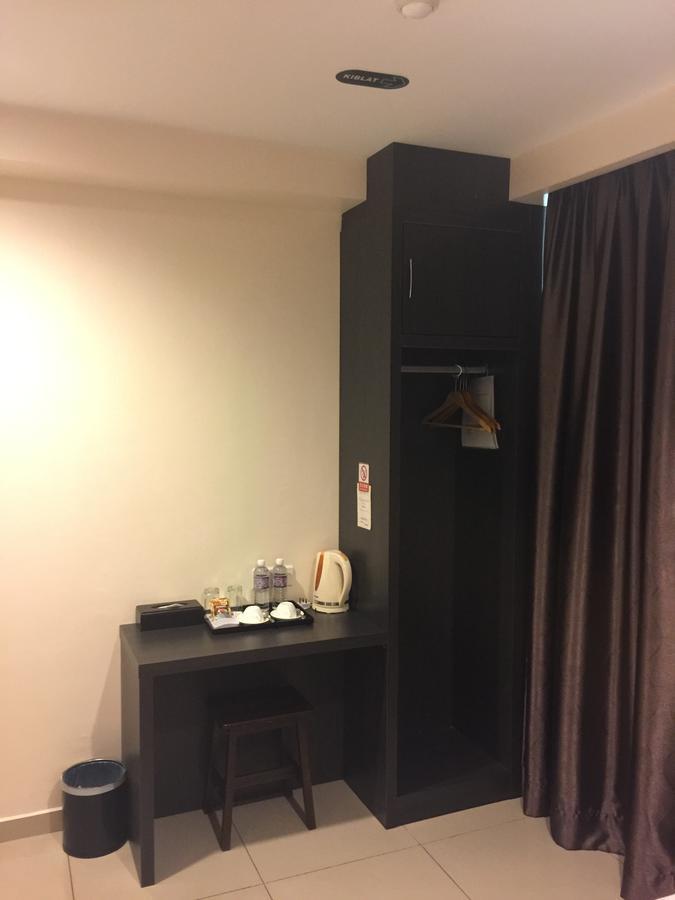 Premierz Hotel Labuan Exteriör bild