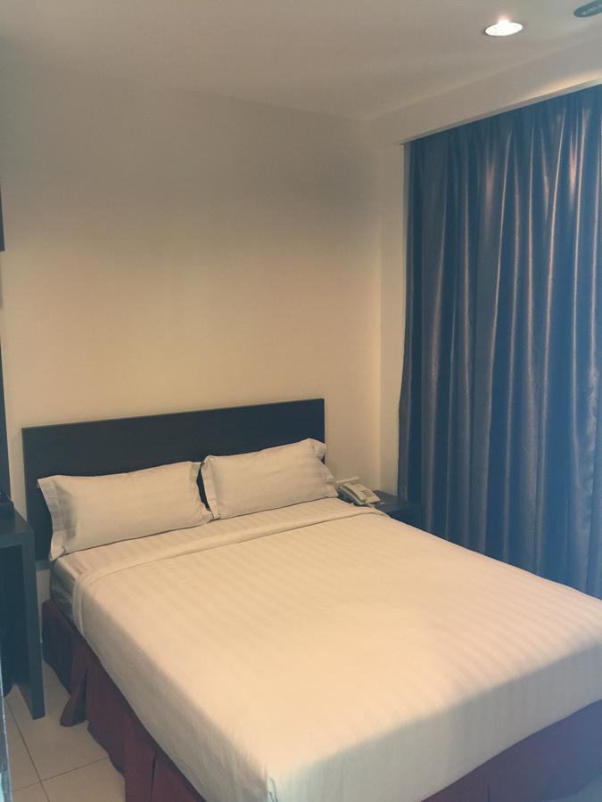 Premierz Hotel Labuan Exteriör bild