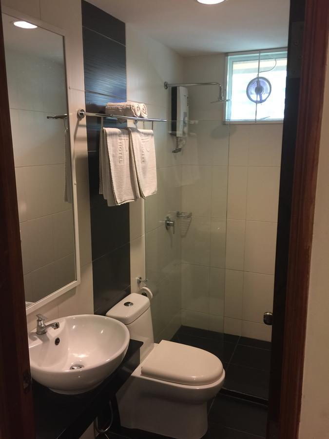 Premierz Hotel Labuan Exteriör bild