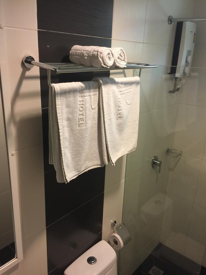 Premierz Hotel Labuan Exteriör bild